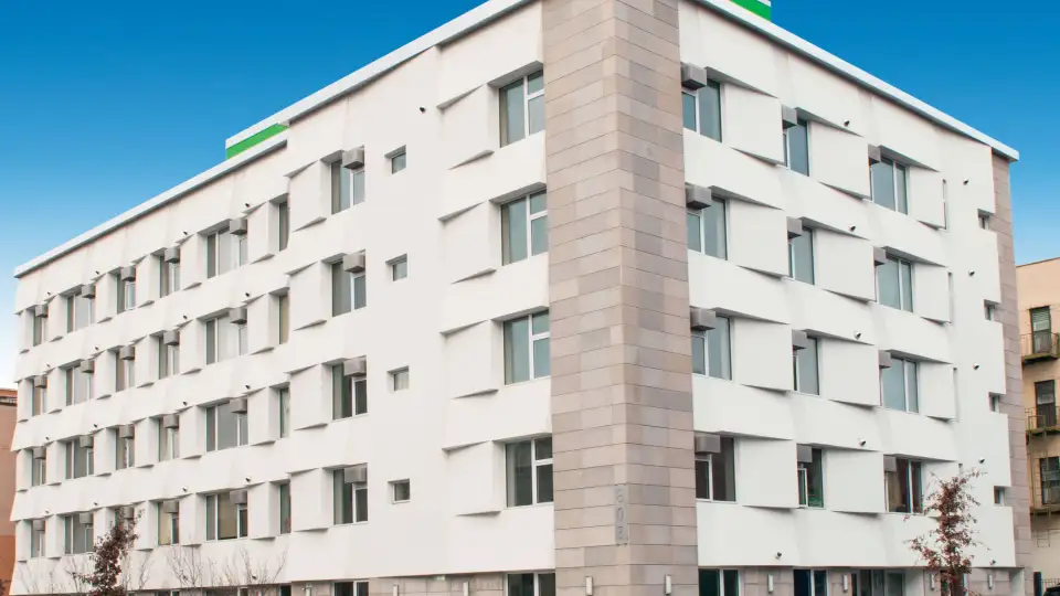 803 Knickerbocker 001 10