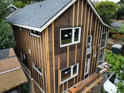 The home prior to installing the cladding. Photo courtesy of Sean Conta.